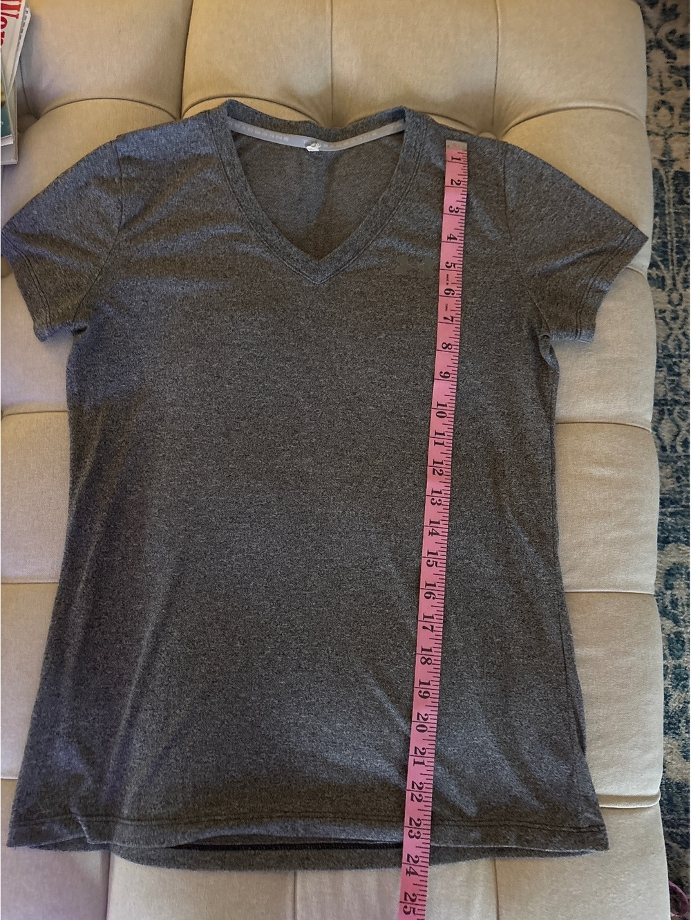 UnderArmour short sleeve v neck women’s athletic shirt size small